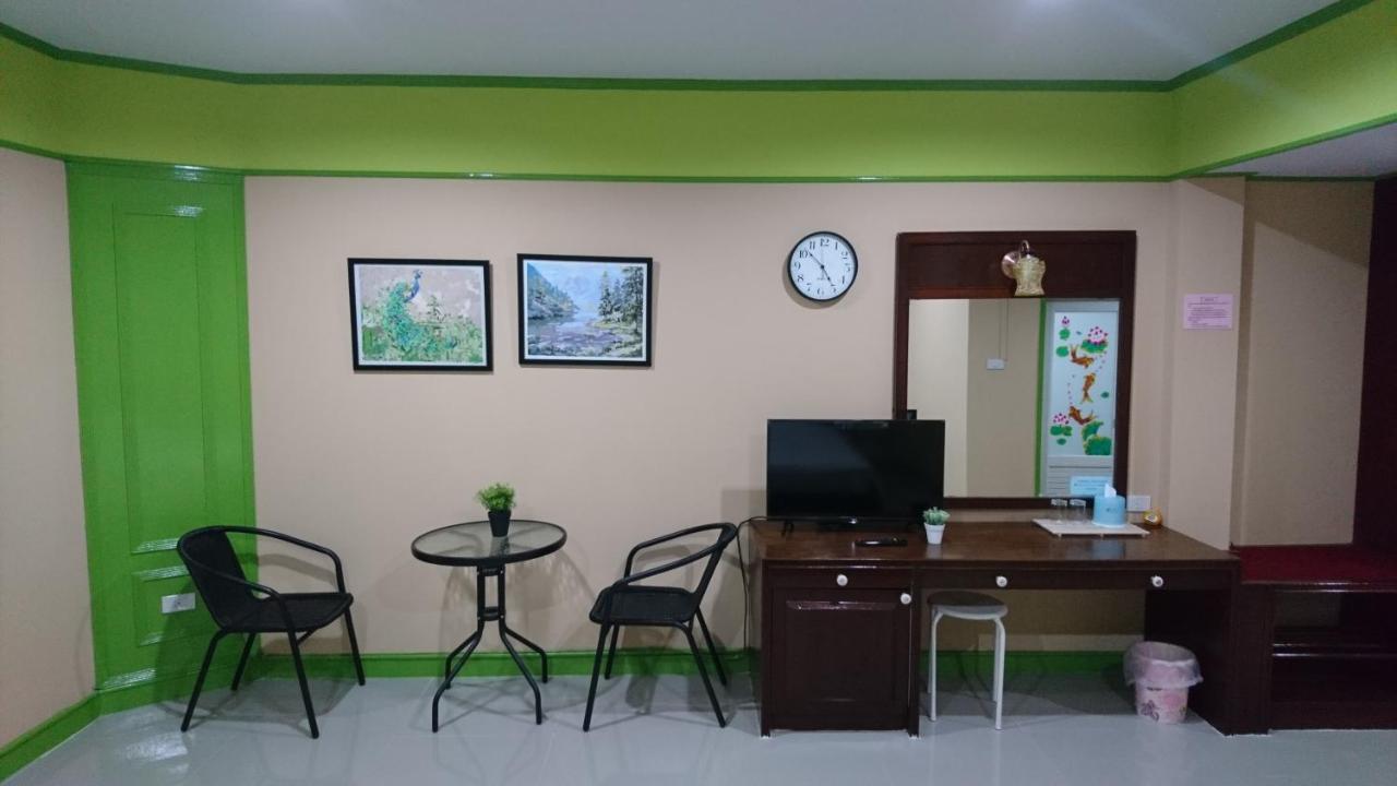 โรงแรมเมืองเพรียวอินน์ Mueang Phriao Inn Hotel Sara Buri Esterno foto