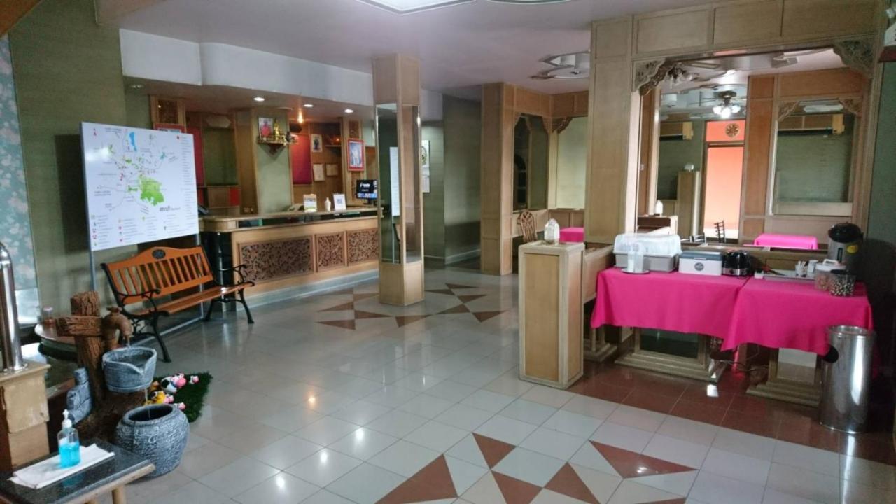 โรงแรมเมืองเพรียวอินน์ Mueang Phriao Inn Hotel Sara Buri Esterno foto